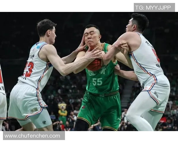 韩德君的篮球生涯回顾与成就分析：从青涩新星到CBA传奇巨星的蜕变之路